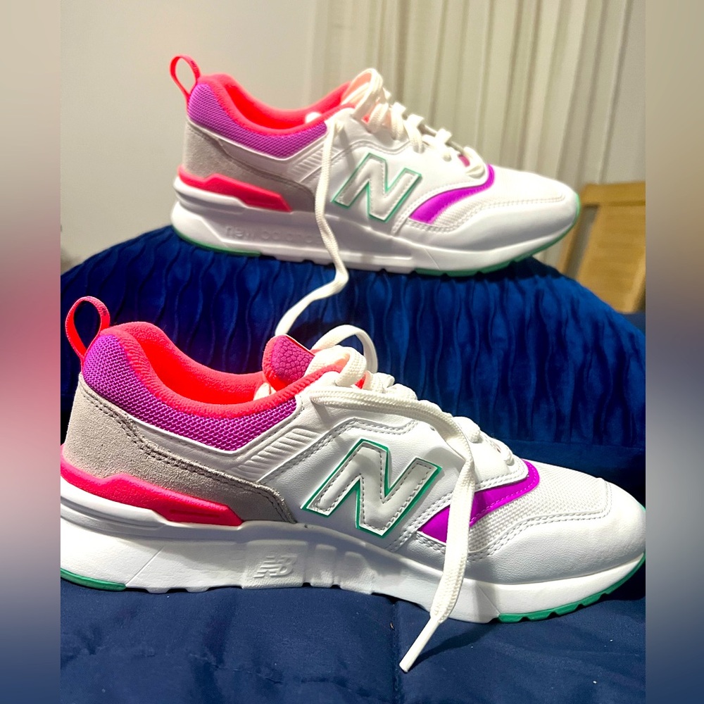 New Balance Classics Size 8